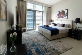Lovely spacious studio with golf course view